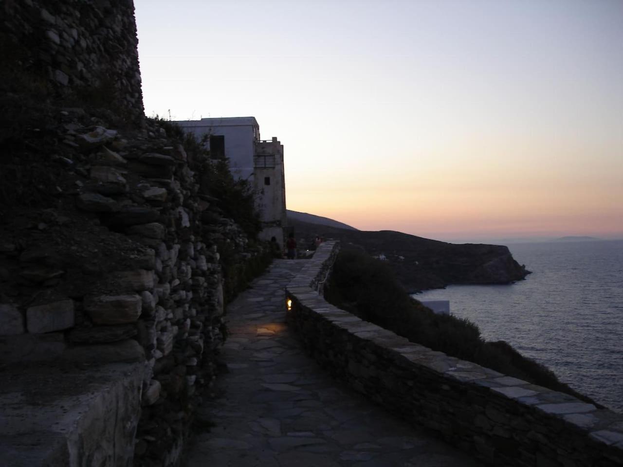 Kastro Gate Apartment ,Entrance To An Ancient Village Kastron  Exterior photo